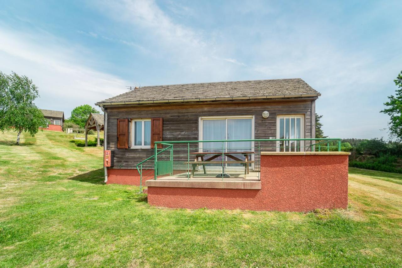 Les Chalets De La Vallee Du Bes Albaret-le-Comtal Exterior foto